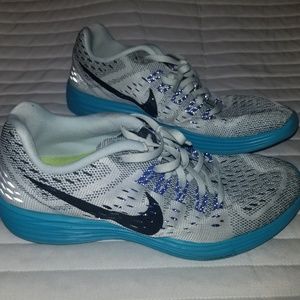Womens Nike running shoes size 8.5